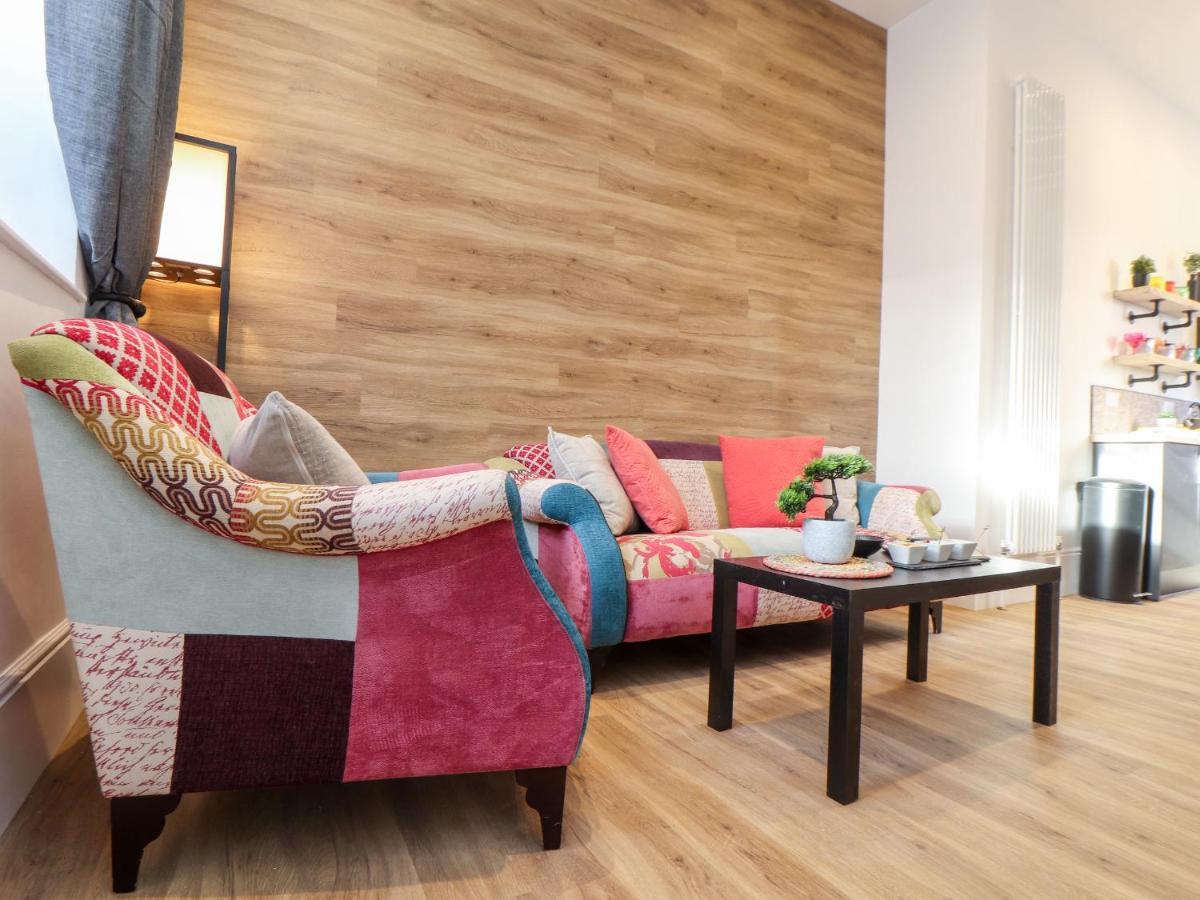 The Dynar Apartment เฮลสตัน ภายนอก รูปภาพ