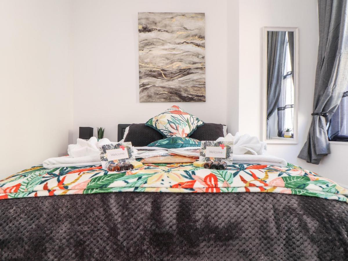 The Dynar Apartment เฮลสตัน ภายนอก รูปภาพ